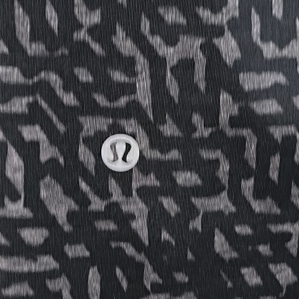 Lululemon - Picture 3 of 6
